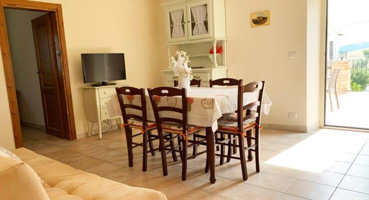 Appartement La Collina à Monsampietro Morico Chambre photo